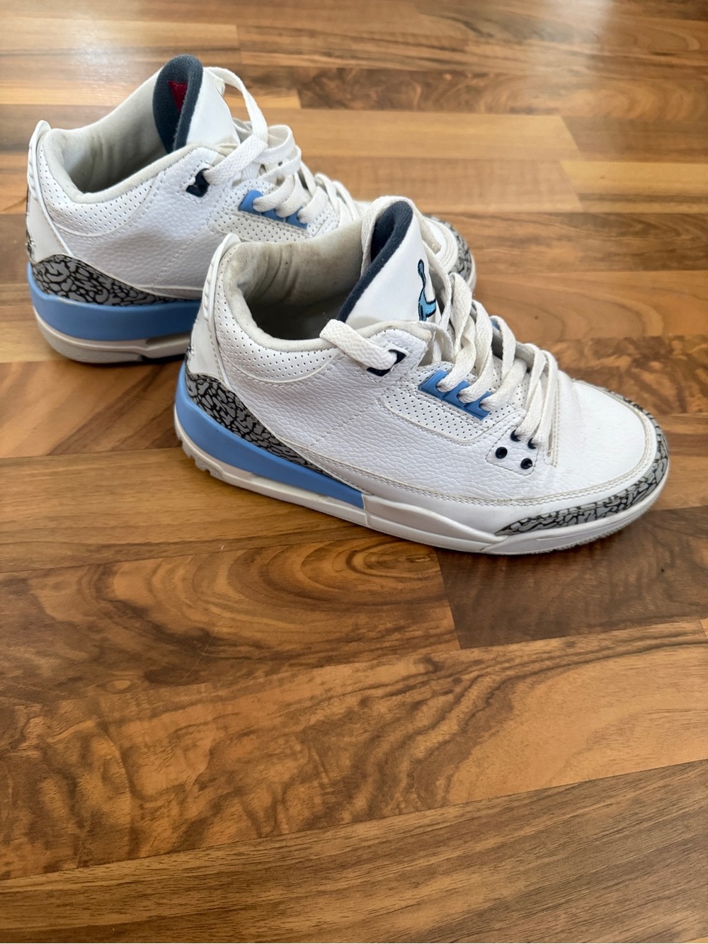 Jordan Air Jordan 3 Retro 'UNC' Sneakers in White/Valor Blue/Tech Grey